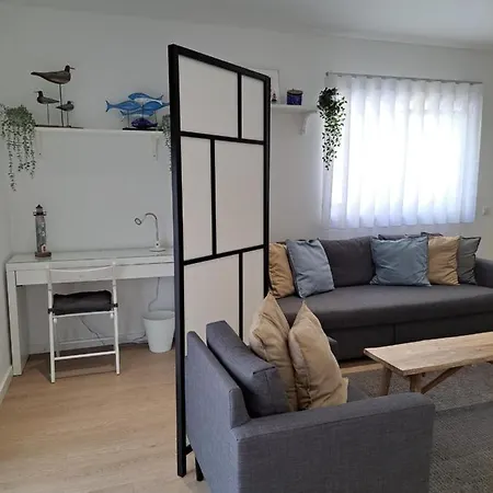 Sea Waves Apartment *